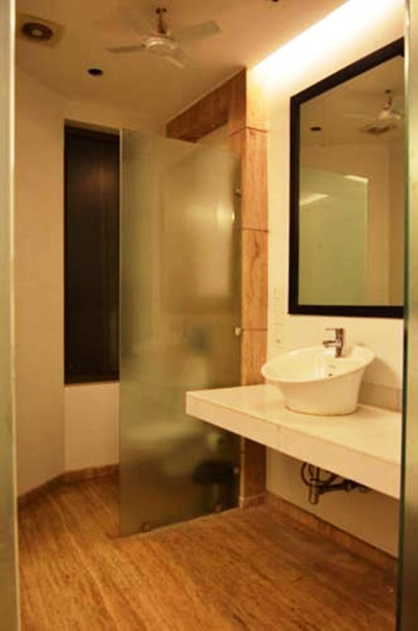 Hotel Vipul Grand Gurgaon Exterior photo