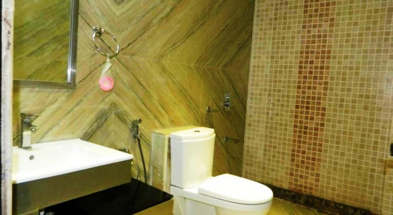 Hotel Vipul Grand Gurgaon Exterior photo